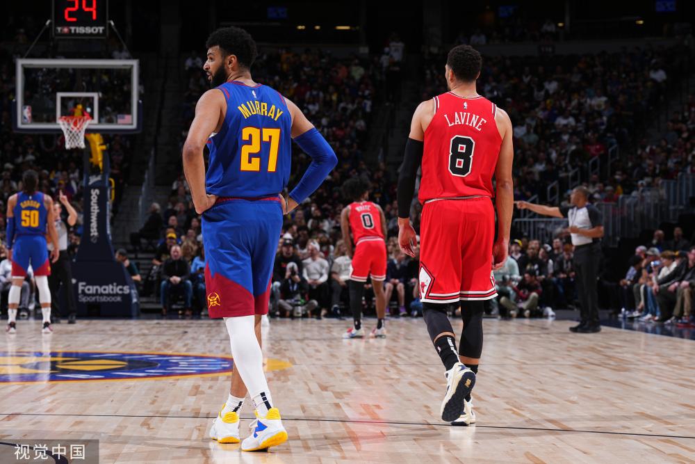 的其他年轻 的其他年轻